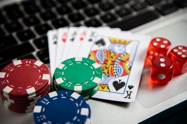 Play'n GO live blackjack table with dealer and multiple player seats